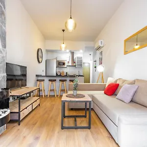 Cozy Flat With Common Pool & Parking - Center By Rems Appartement