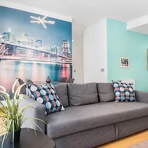 -malagasunapts- Modern Citycentre Pool&parking Appartement